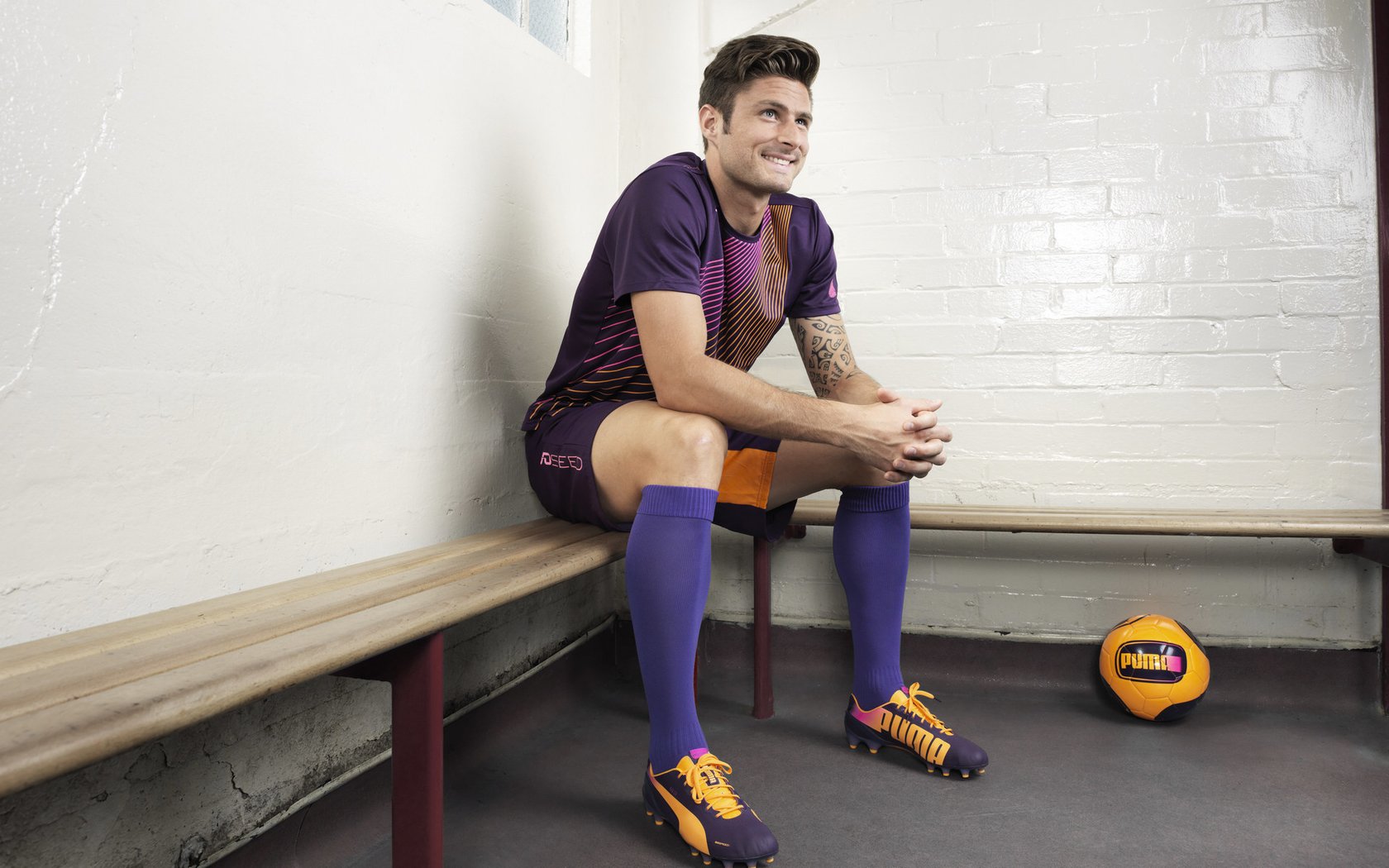 场馆灯光系统完成升级夜间比赛视觉体验全面提升，运动场馆灯光照明设计施工